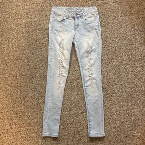 Distressed skinny jeans